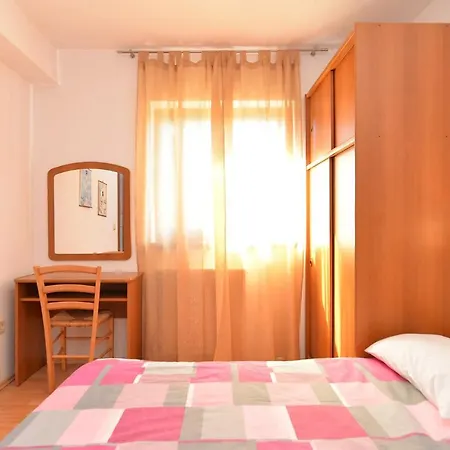 Dolinka Apartment *